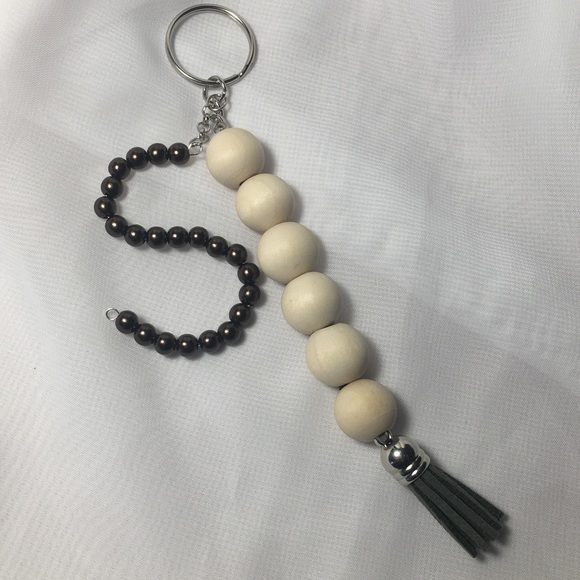 “S” Keychain - Picture 3 of 6